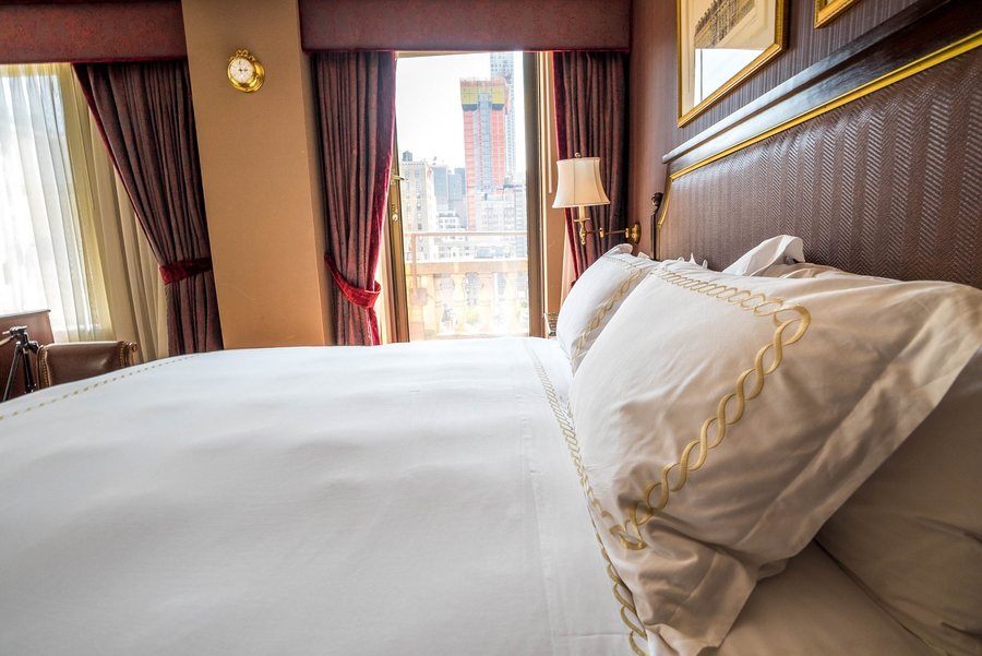 Hotel Plaza Athenee New York City New York — Guest room