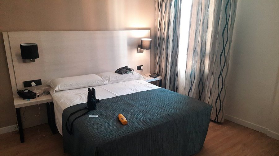 Hotel Porcel Ganivet — Guest room