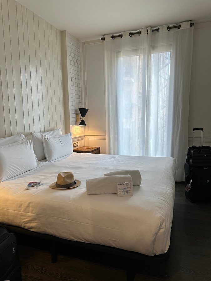 Hotel Praktik Bakery Barcelona Catalonia — Guest room