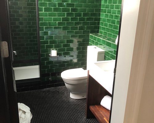 Hotel Praktik Rambla Barcelona Catalonia — Bathroom