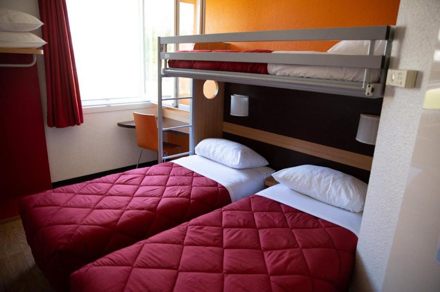 Hotel Premiere Classe Roissy Aeroport Charles De Gaulle — Guest room