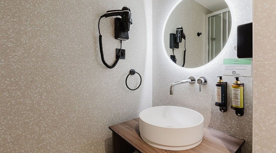Hotel Prince Albert Montmartre — Bathroom