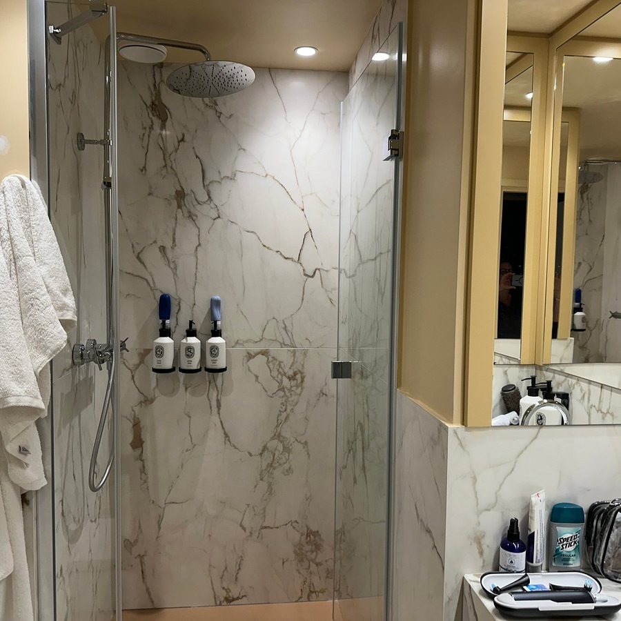 Hotel Prince De Conti — Bathroom