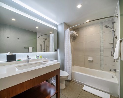 Hotel Principado Tijuana — Bathroom