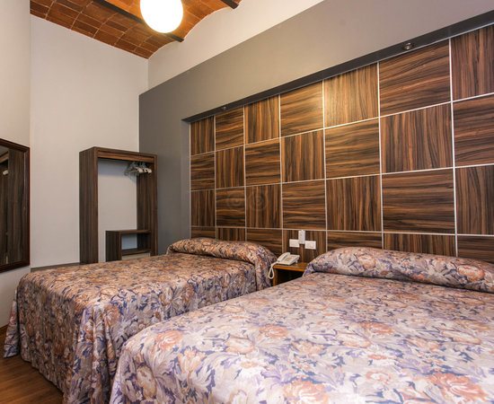 Hotel Principal — Guest room