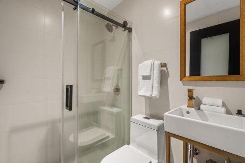 Hotel Puerto Valdes — Bathroom