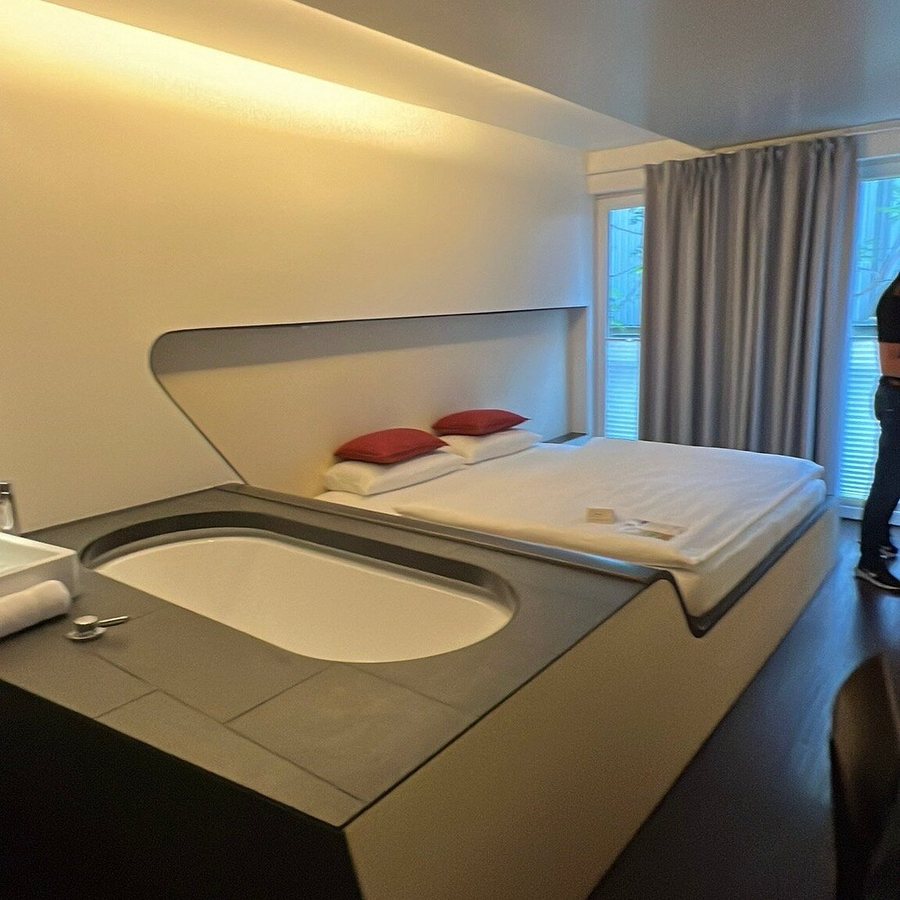 Hotel Q — Guest room