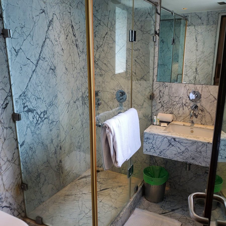 Hotel Ramhan Palace — Bathroom