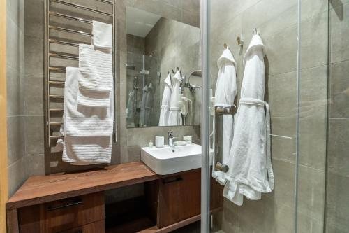 Hotel Ramonda — Bathroom