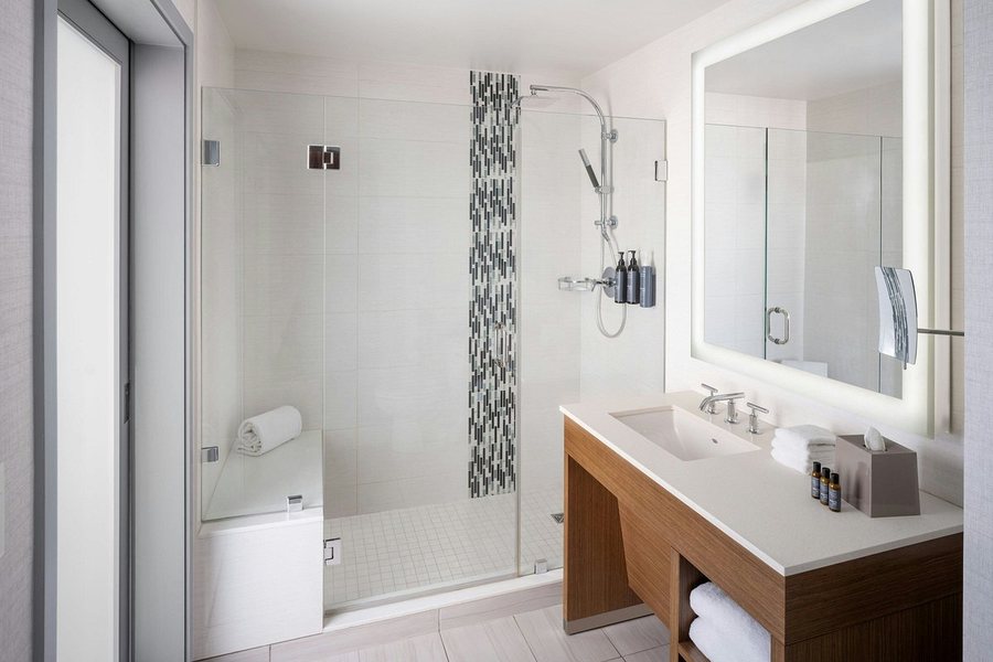 Hotel Ranola — Bathroom