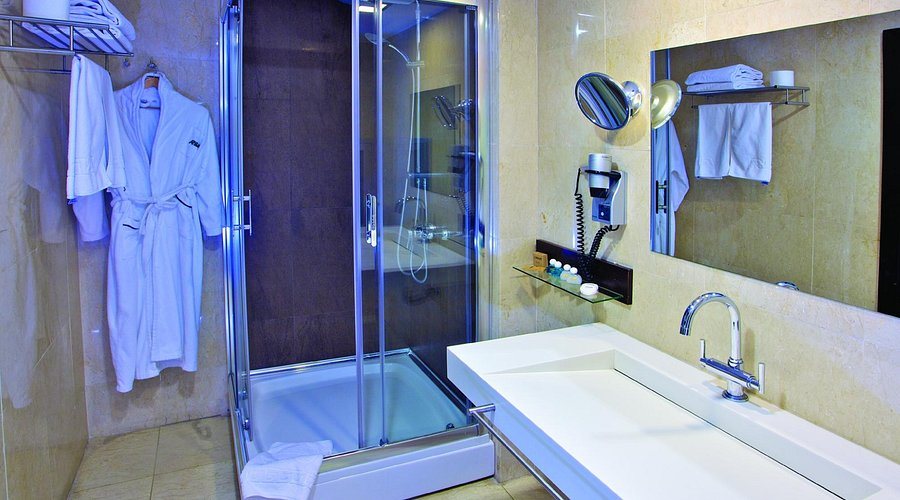 Hotel Ravi Istanbul — Bathroom