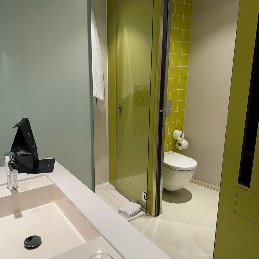 Hotel Rec Barcelona Barcelona Catalonia — Bathroom