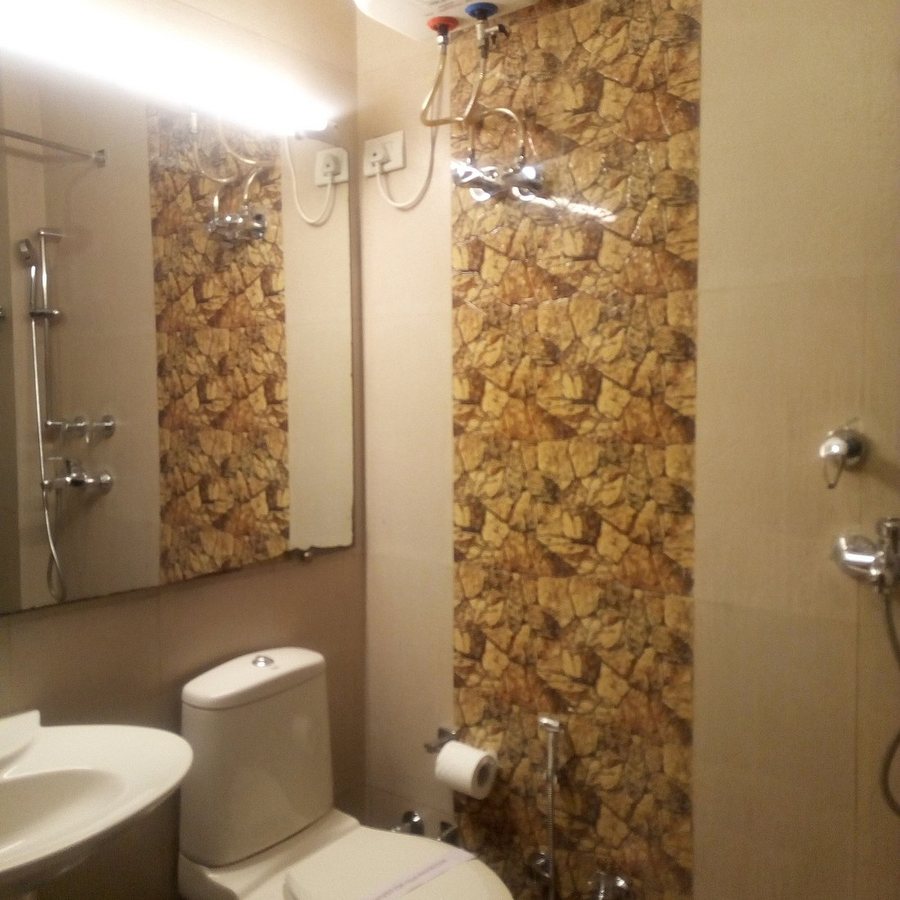 Hotel Red Castle — Bathroom