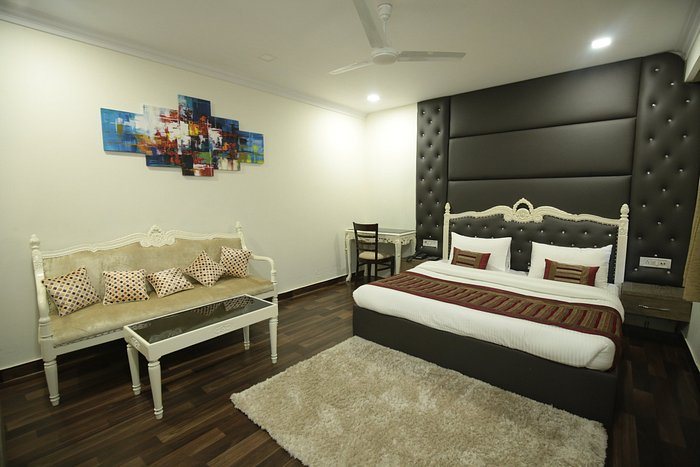Hotel Red Castle — Guest room