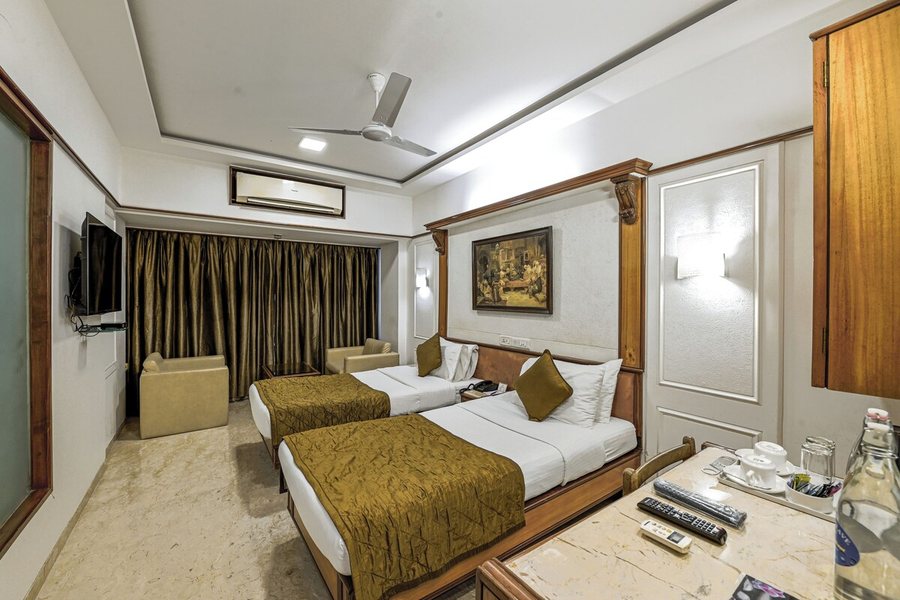 Hotel Regal Enclave — Guest room