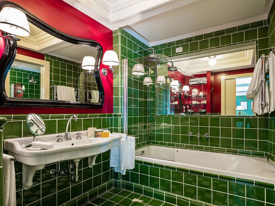 Hotel Regency — Bathroom