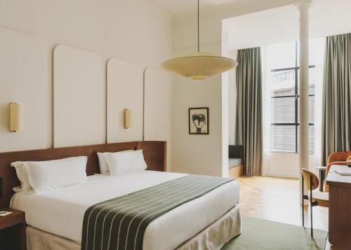 Hotel Regina Barcelona Barcelona Catalonia — Guest room