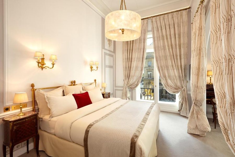 Hotel Regina Louvre — Guest room