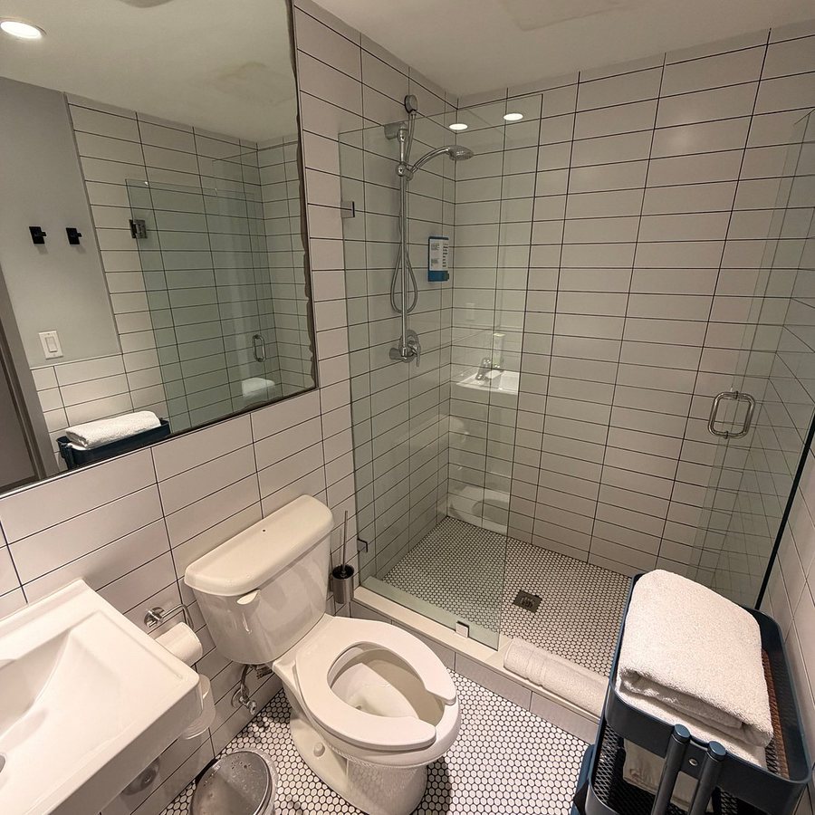 Hotel Rendale Miami Beach — Bathroom