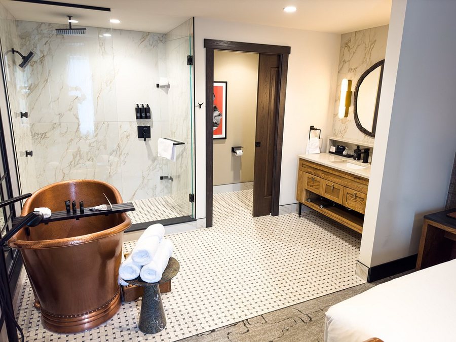 Hotel Renegade Boise Idaho — Bathroom