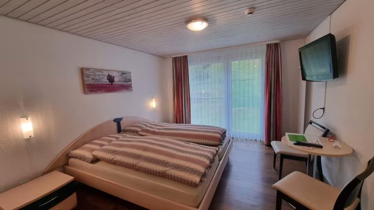 Hotel Restaurant Astoria — Guest room