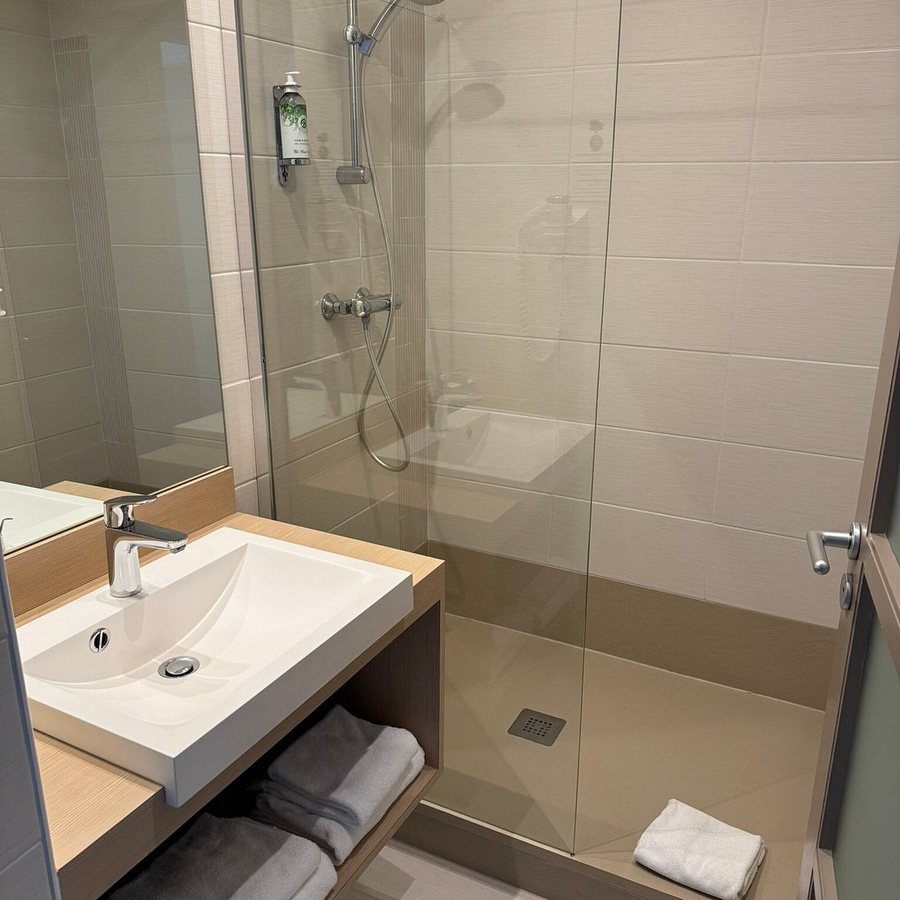 Hotel Restaurant de la Plage — Bathroom