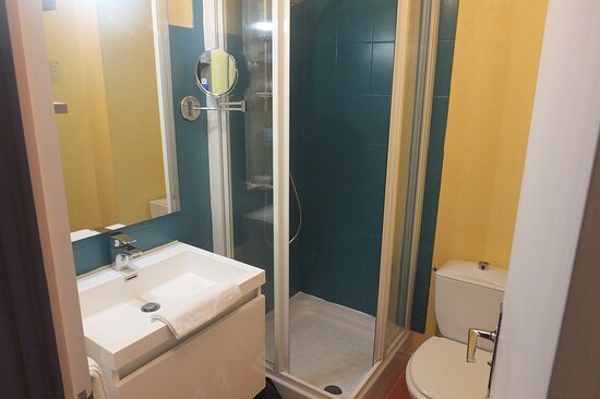 Hotel Restaurant Saint Hubert — Bathroom