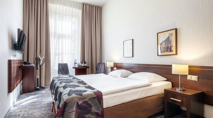 Hotel Rezydent — Guest room