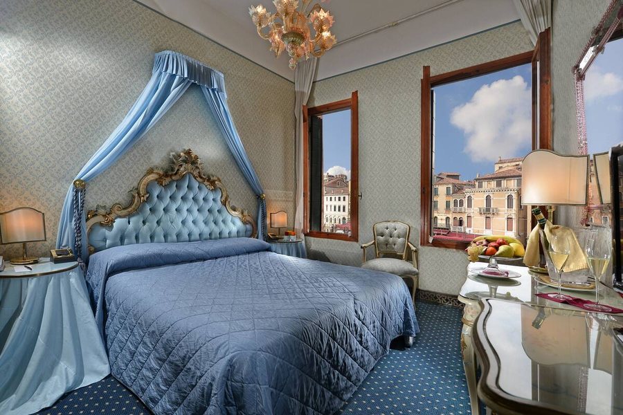 Hotel Rialto — Guest room
