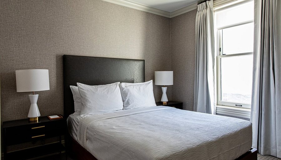 Hotel Richemont — Guest room