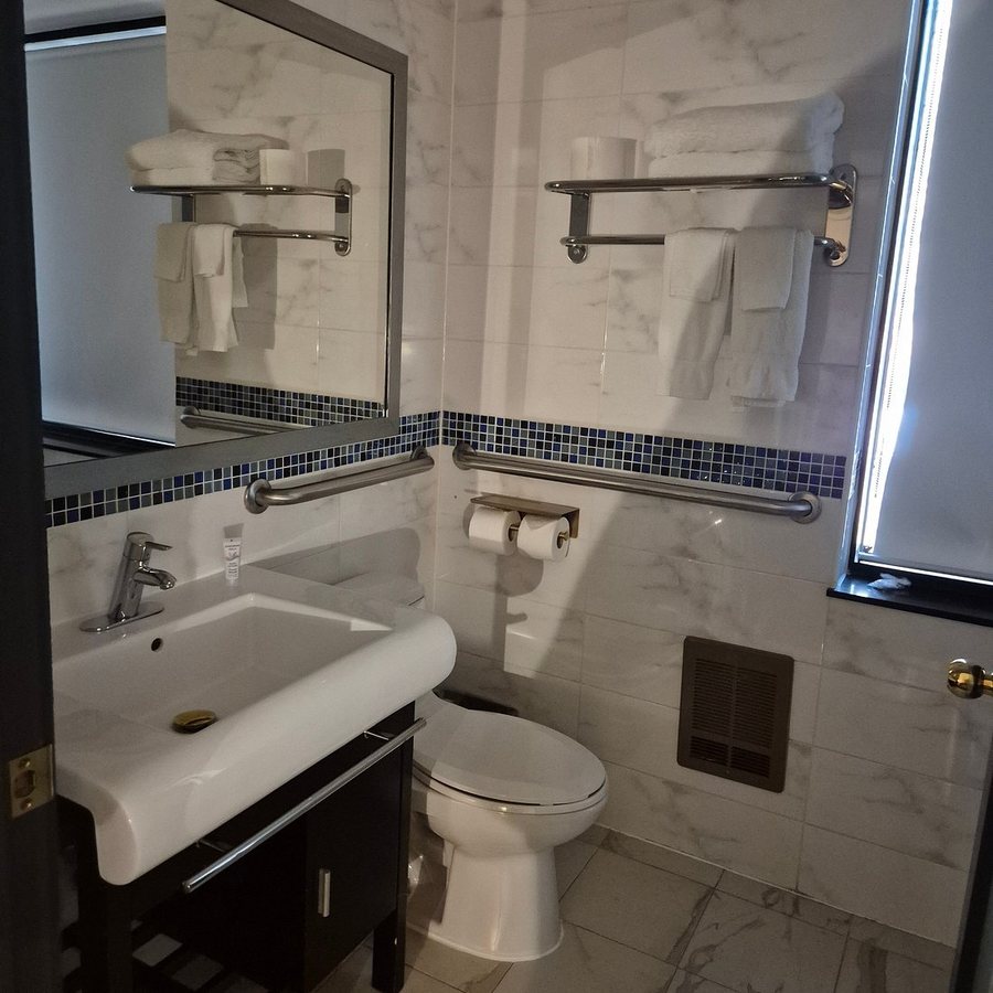 Hotel Richland LES — Bathroom