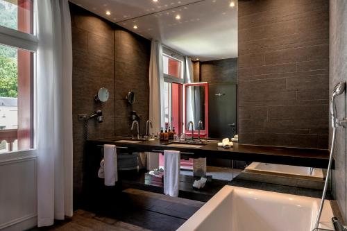 Hotel Rigi Vitznau — Bathroom