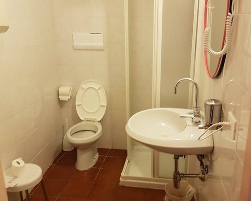 Hotel Rita Major Florence — Bathroom