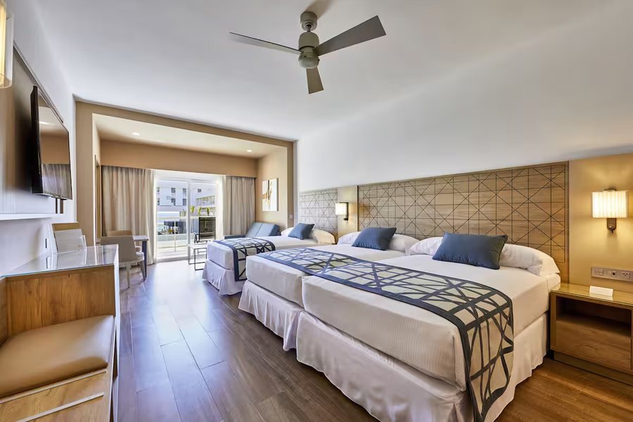 Hotel Riu Palace Cabo San Lucas — Guest room
