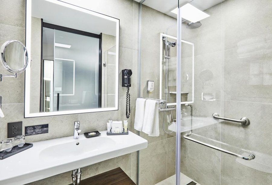 Hotel Riu Plaza Manhattan Times Square New York City New York — Bathroom