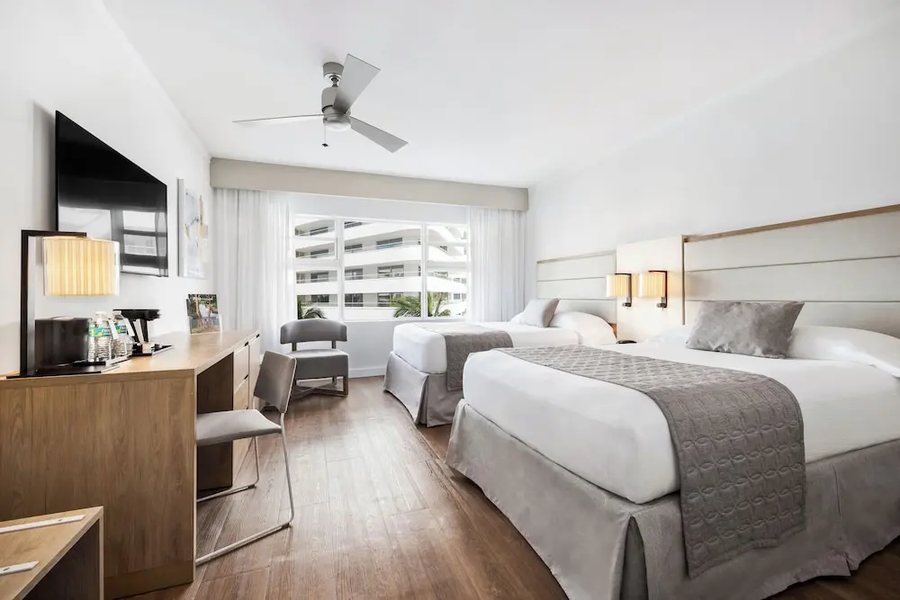 Hotel Riu Plaza Miami Beach — Guest room