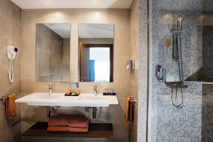 Hotel Riu Santa Fe — Bathroom