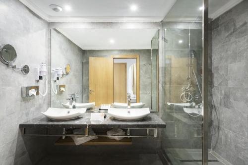 Hotel Riu Tikida Palmeraie Marrakech Marrakech Safi — Bathroom