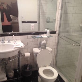 Hotel Rodney Lewes De — Bathroom