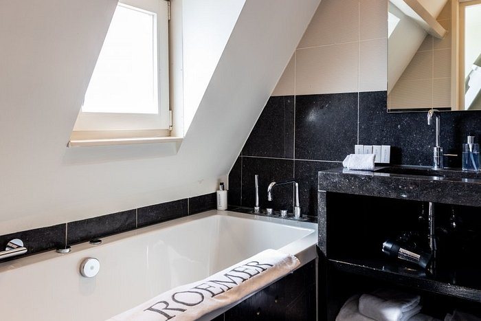 Hotel Roemer — Bathroom