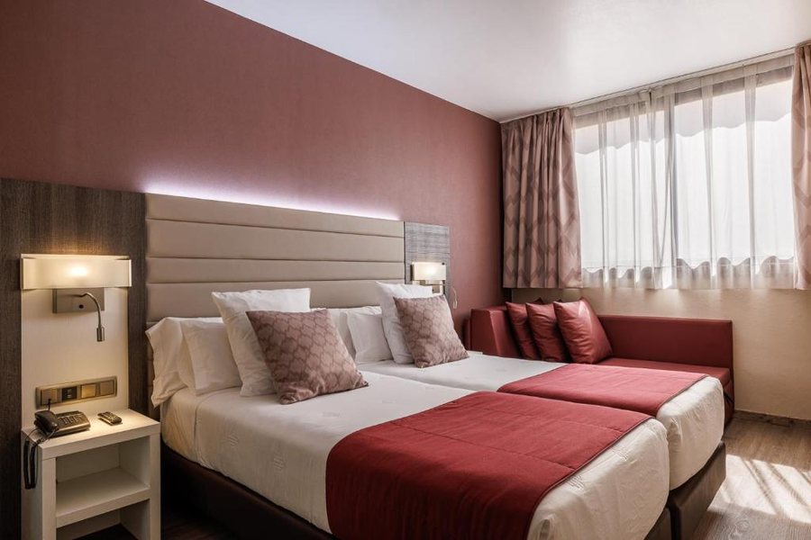 Hotel Ronda Lesseps Barcelona Catalonia — Guest room