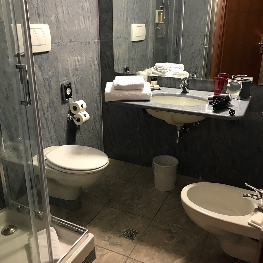 Hotel Rosso 23 — Bathroom