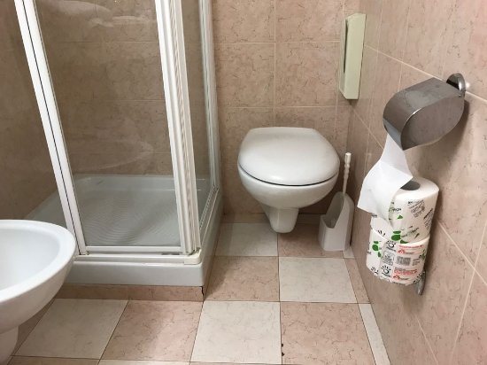 Hotel Rovereto — Bathroom
