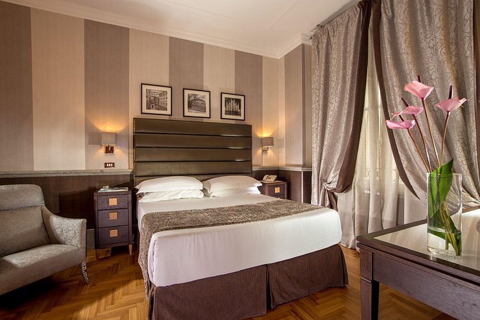 Hotel Royal Court — Guest room