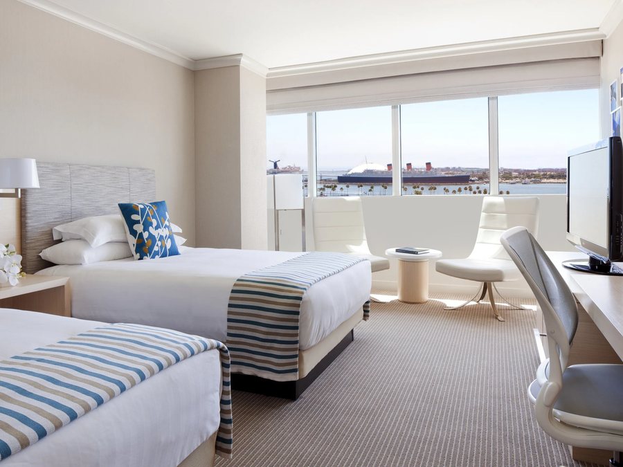 Hotel Royal — Guest room