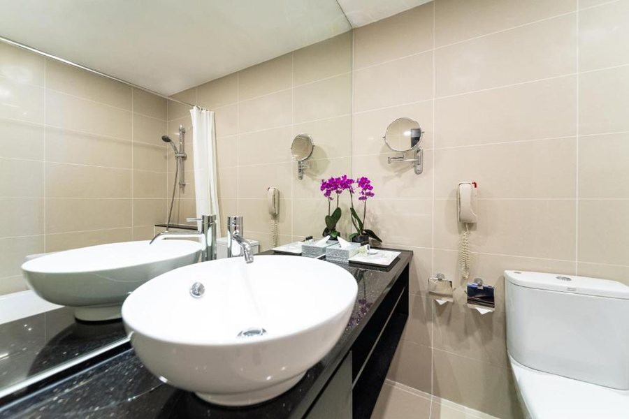 Hotel Royal Queens — Bathroom