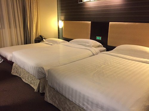 Hotel Royal Queens — Guest room