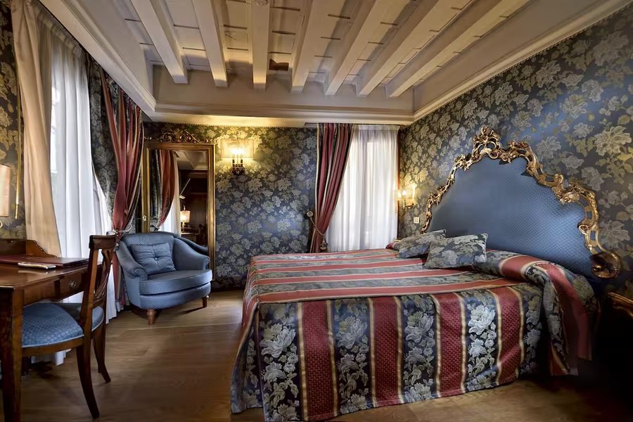 Hotel Royal San Marco — Guest room