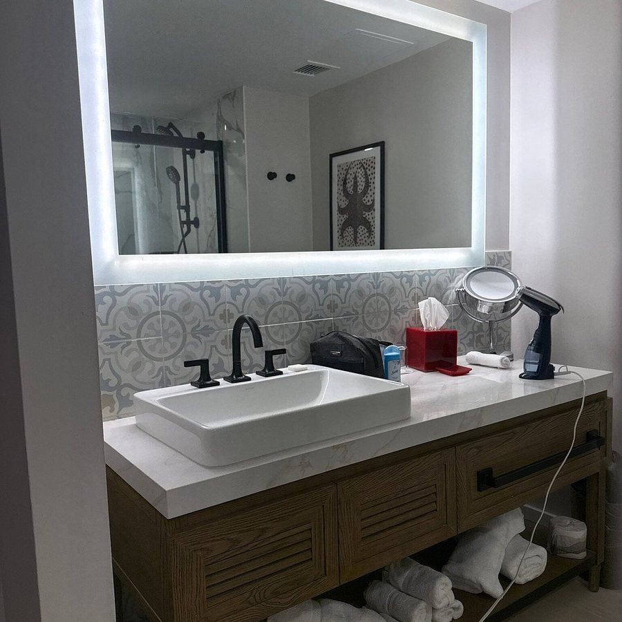 Hotel Rumbao A Tribute Portfolio Hotel — Bathroom