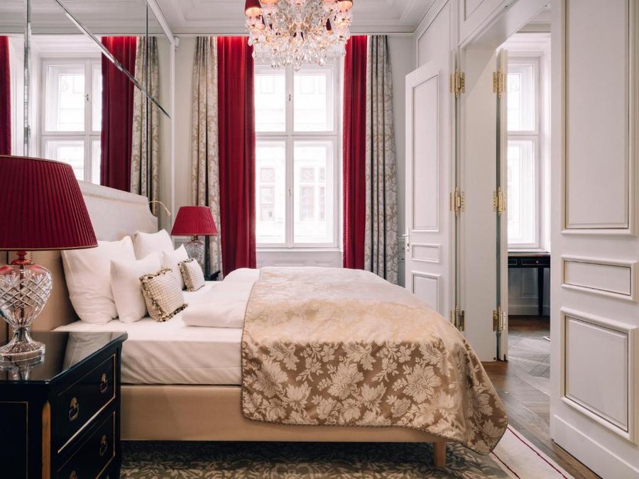 Hotel Sacher Wien — Guest room